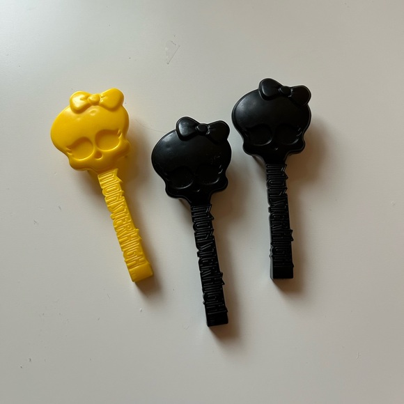 Monster High Doll Hair Brush Bundle Lot x 3 | Skull Head Black & Yellow - Picture 1 of 2